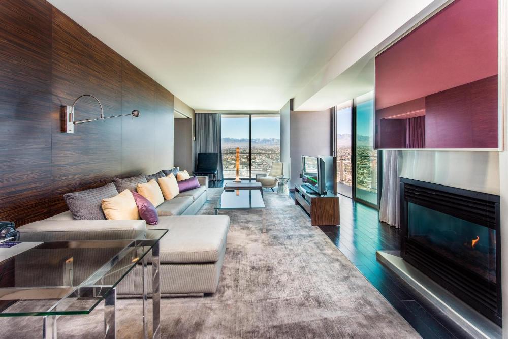 King Suite with Balcony interior